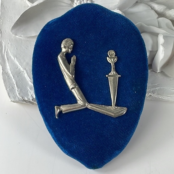 Pelted Inciso Pewter Style Religious Plaque - Picture 4 of 7